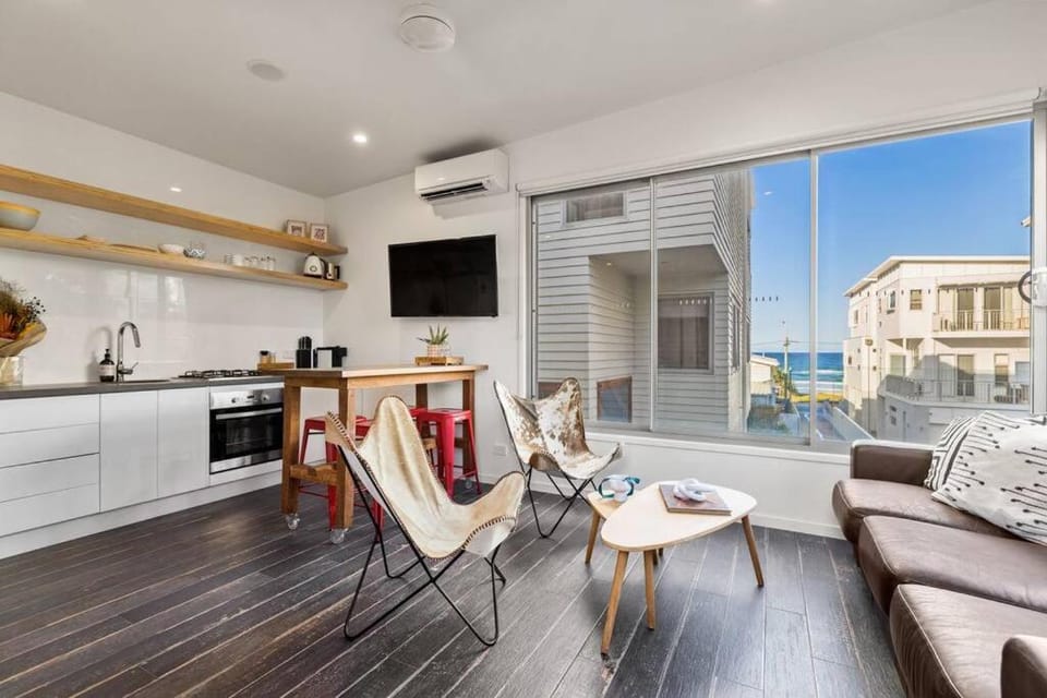 Daybreak Loft Apartment in Gold Coast