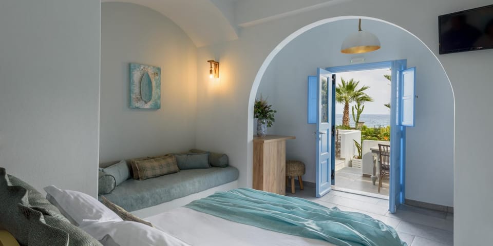 Ocean Bay Suites Apartment in Kamari