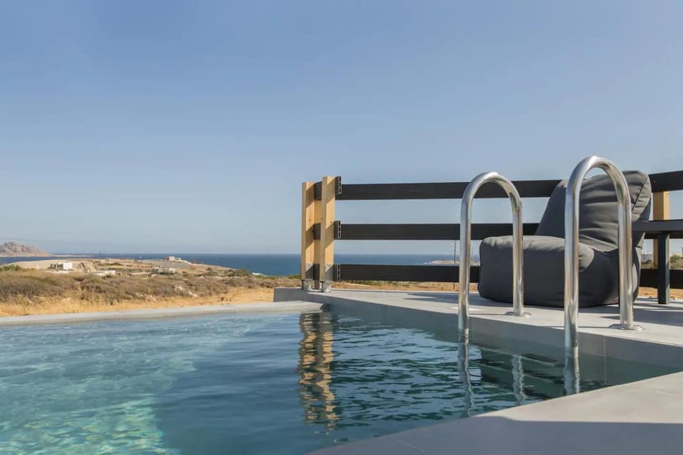 Sea view, Swimming pool, sunbed