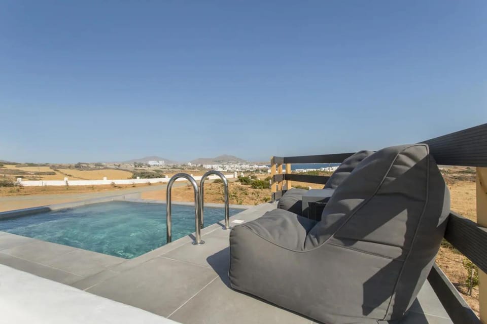 Natural landscape, Swimming pool, sunbed