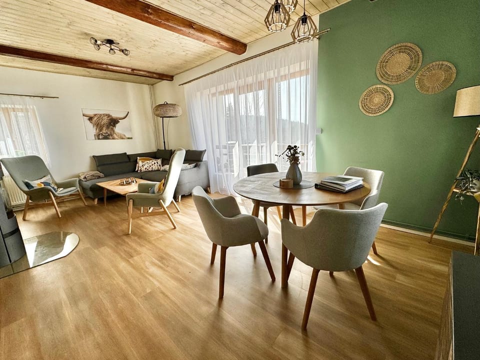 Living room, Seating area, Dining area