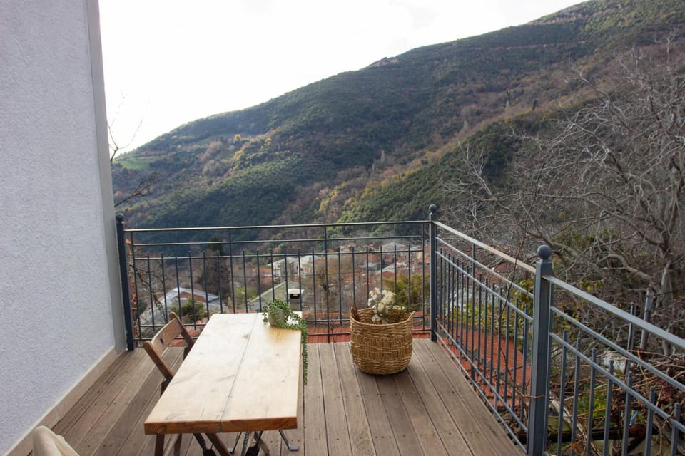 Day, Natural landscape, View (from property/room), Balcony/Terrace, Dining area, Mountain view