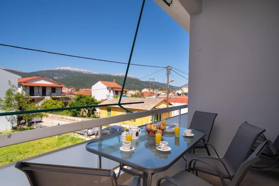 Property building, Day, View (from property/room), Balcony/Terrace