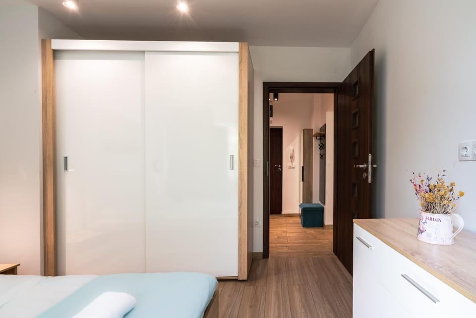 Bedroom, wardrobe