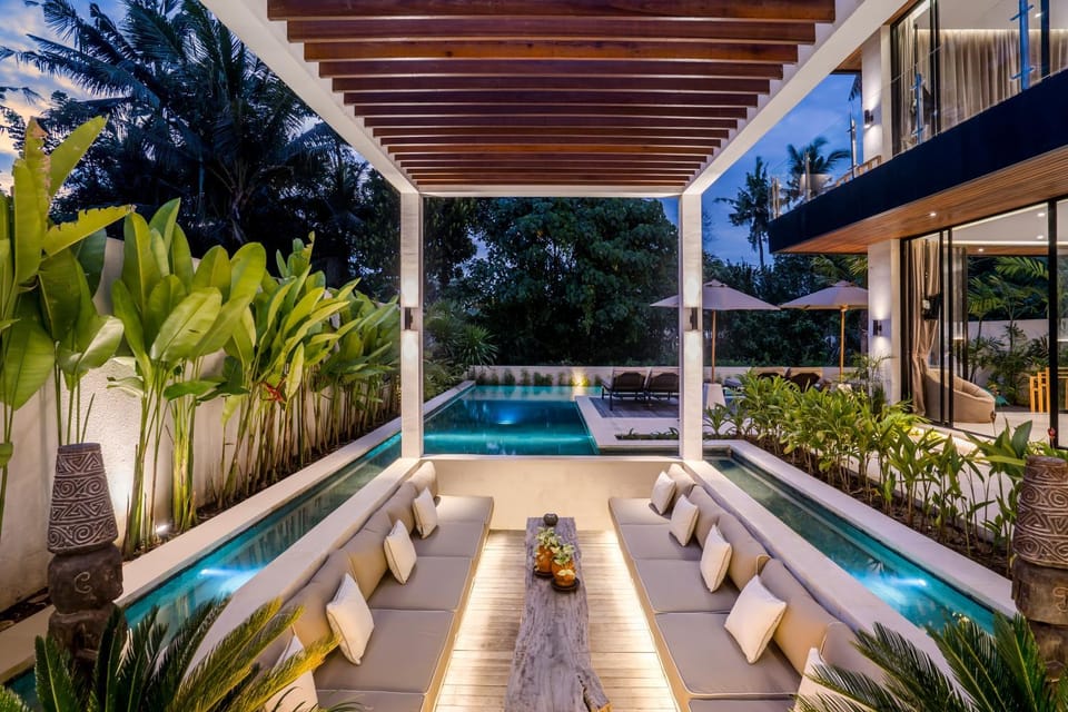 Seating area, Pool view, Swimming pool