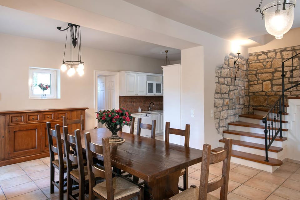 Kitchen or kitchenette, Living room, Dining area, stove
