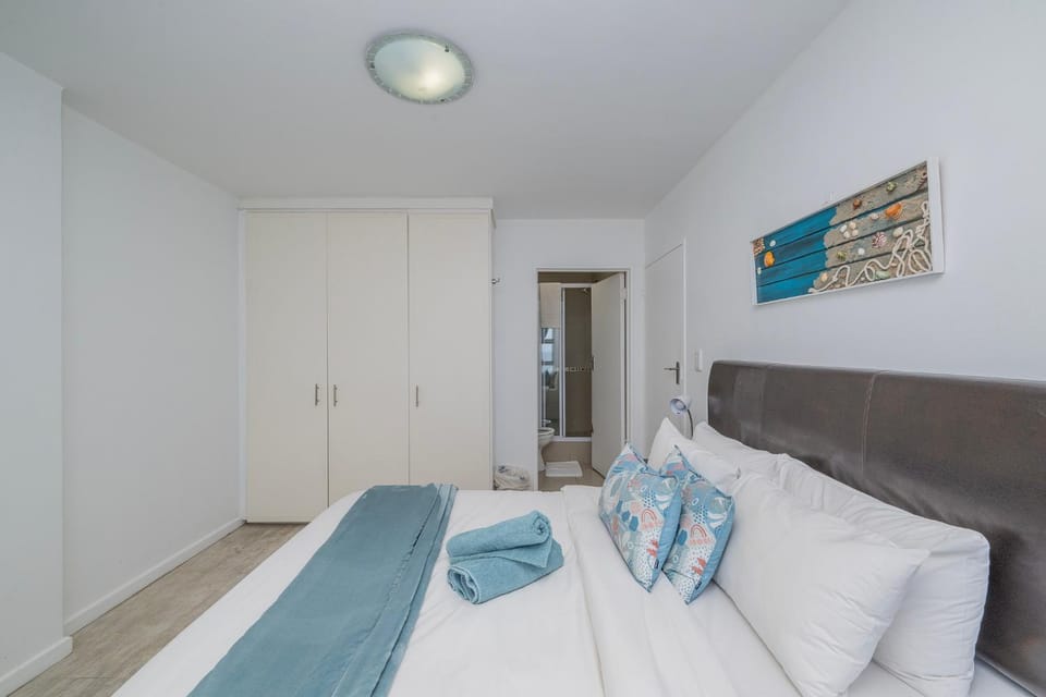 Bay Views Apartment in Cape Town