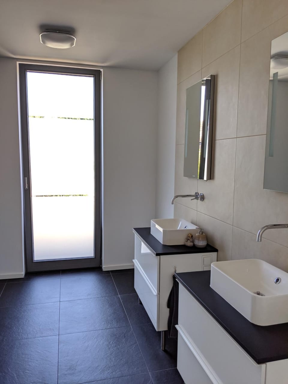 Bathroom, towels