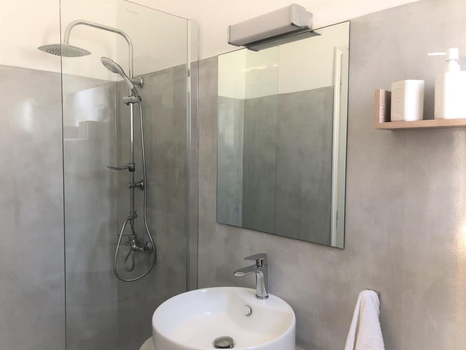 Shower, Bathroom, towels
