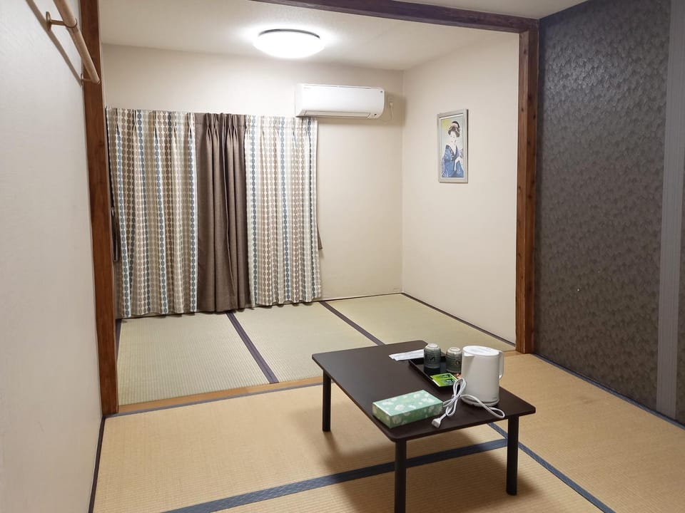HOTEL HOUSE LEE Ryokan in Shinjuku