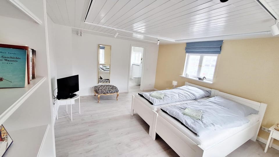 Landhaus-Rosenhof-Wohnung-1 Apartment in Nordfriesland
