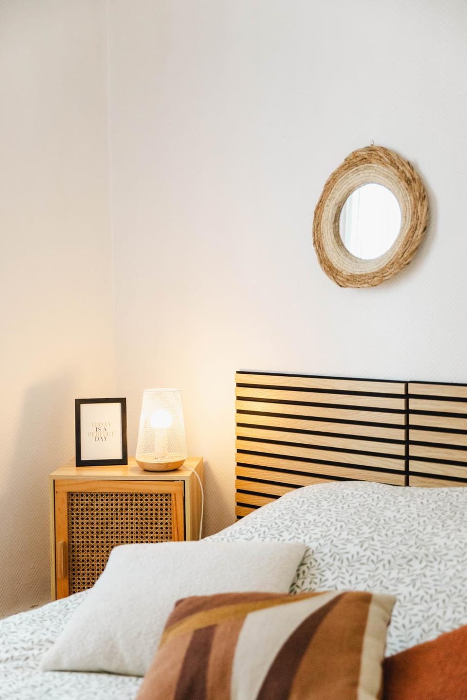 Bed, Photo of the whole room