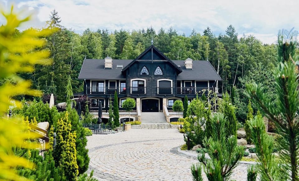 Property building, Natural landscape, Garden, Garden view