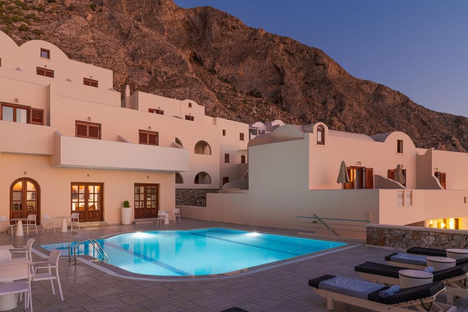 Swimming pool, Swimming pool