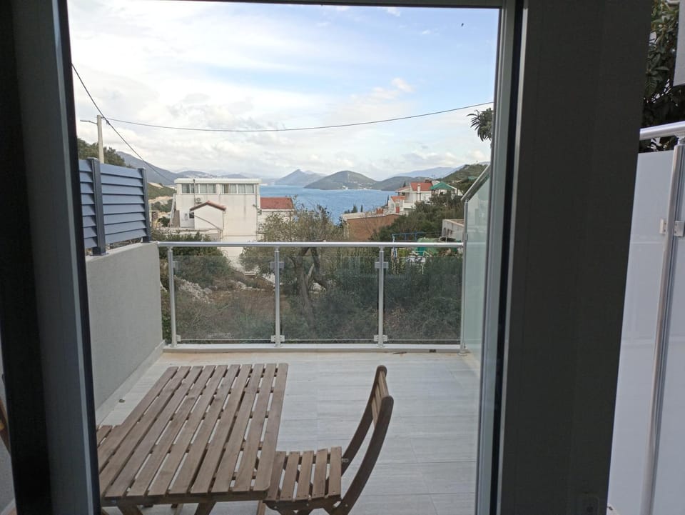 Natural landscape, View (from property/room), Balcony/Terrace, Sea view