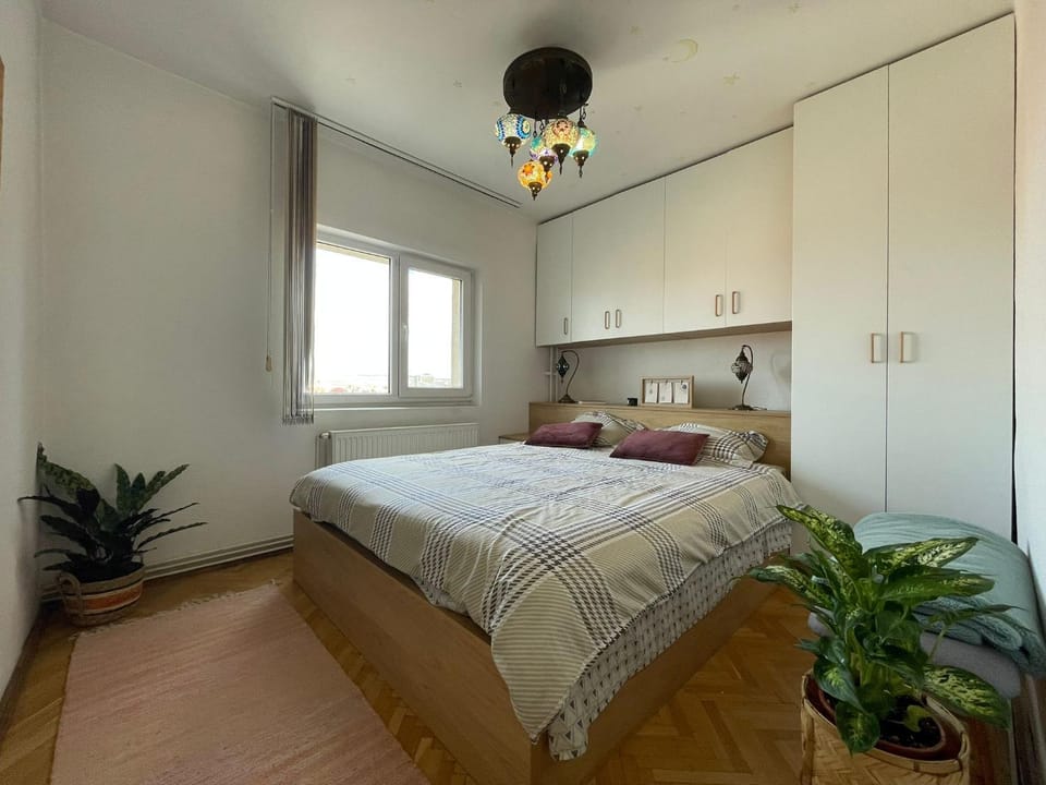 Photo of the whole room, wardrobe