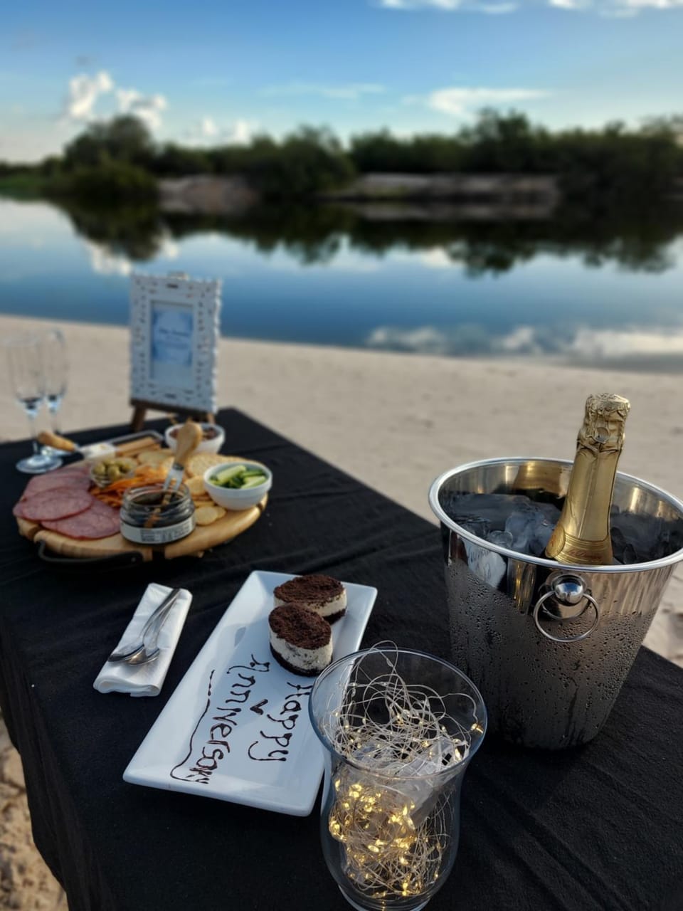 Natural landscape, Beach, Food, River view, Dinner