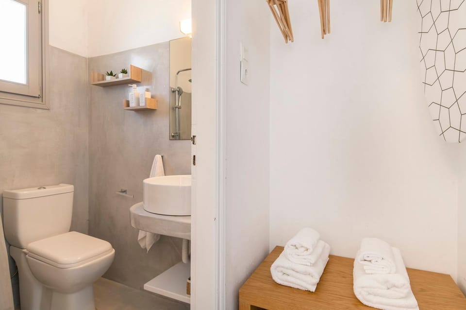 Shower, Toilet, Bathroom, Decorative detail, towels, wardrobe