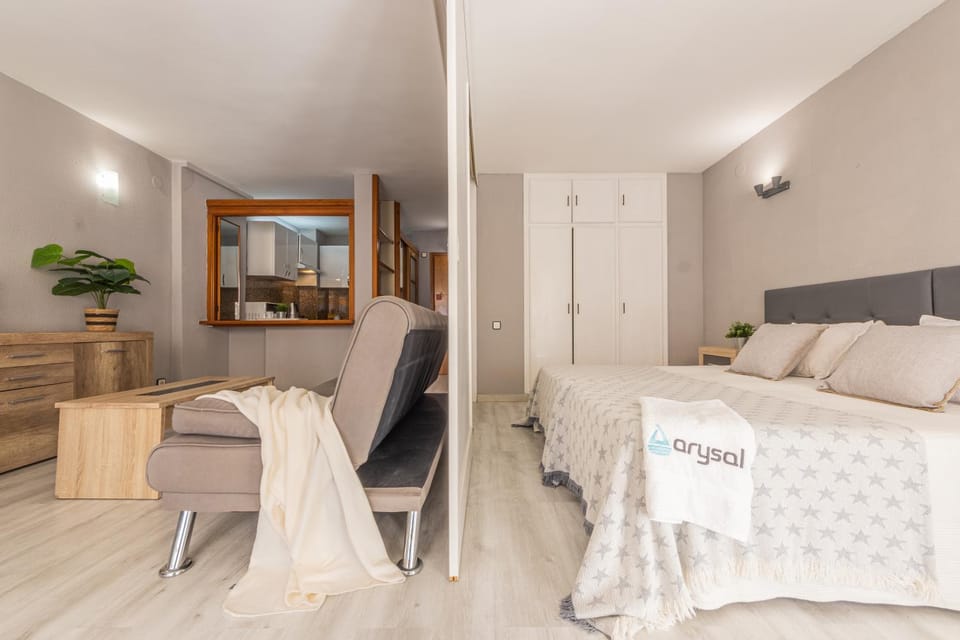 Bed, Living room, Photo of the whole room, Bedroom