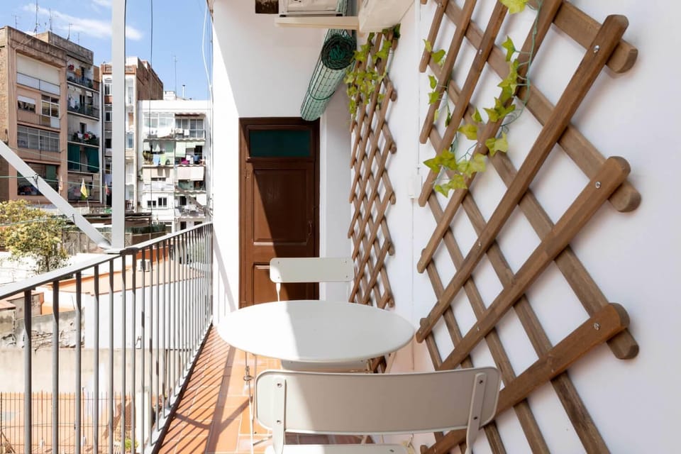 22PAR1006 Newly refurbished 2bed apartment in Paral Apartment in Barcelona