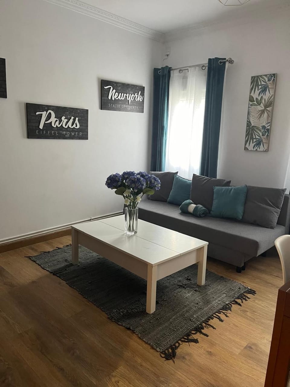 Bajo al lado del Ayuntamiento Apartment in Santander