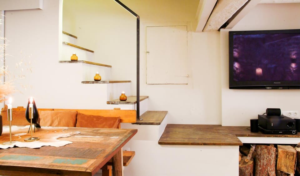 TV and multimedia, Seating area