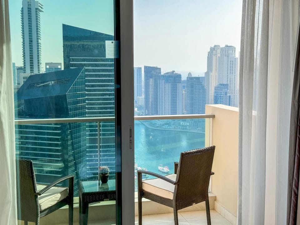 Scenic view studio/Dubai Marina Apartment in Dubai
