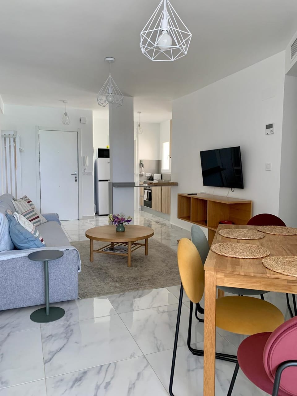 Communal lounge/ TV room, Kitchen or kitchenette, Seating area, Dining area, Evening entertainment