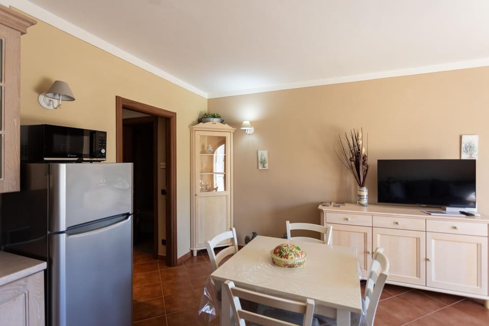 TV and multimedia, Kitchen or kitchenette, Dining area