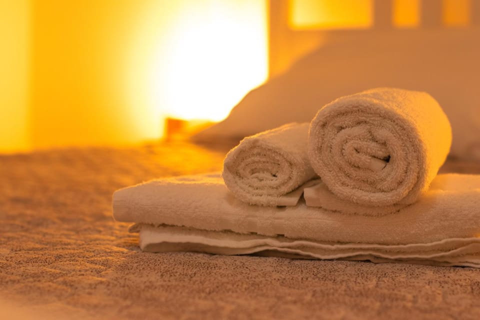 Bed, Bedroom, microwave, towels
