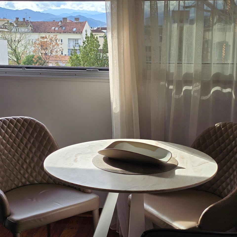 Natural landscape, Dining area, Mountain view