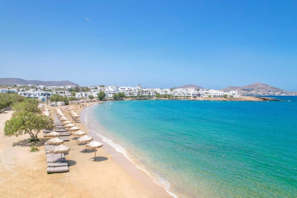 Day, Natural landscape, Activities, Beach, sunbed