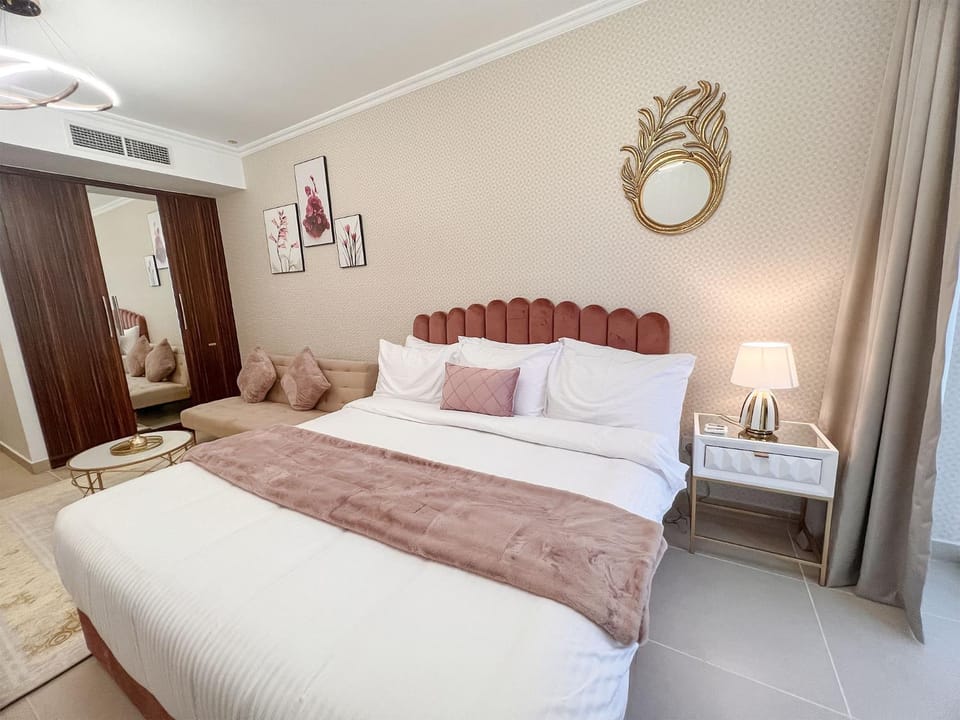 Bed, Photo of the whole room, Bedroom, wardrobe, air conditioner