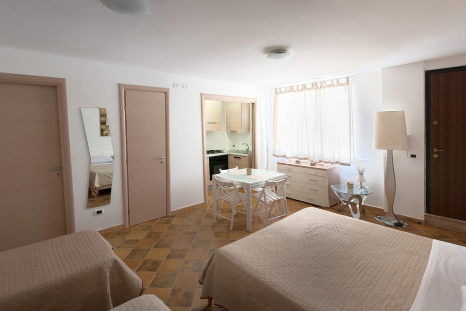 Dining area, Bedroom