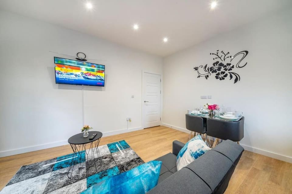 *16*b* setup for your most amazing & relaxed stay + Free Parking + Free Fast WiFi * House in Leeds