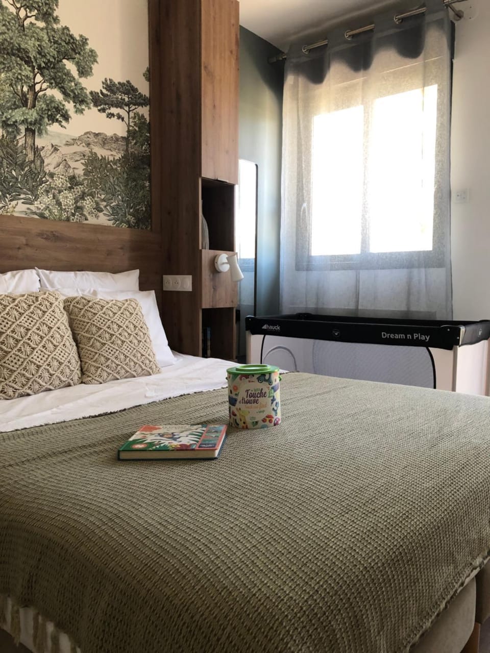 Bed, Bedroom, cot
