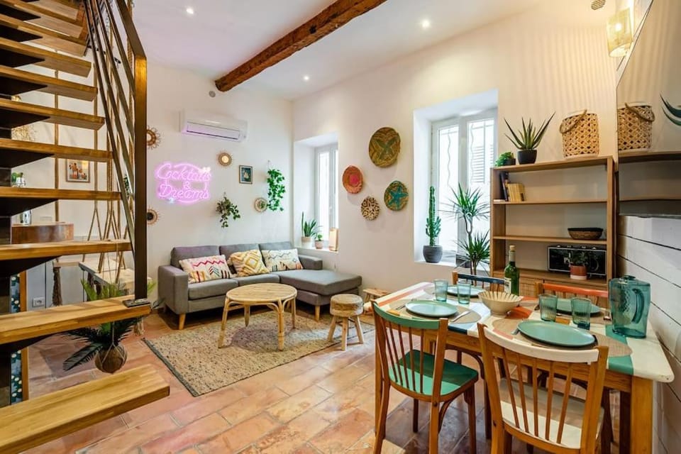 Ciotat colada beau duplex atypique à 50 m du port Classé 3 étoiles Apartment in La Ciotat