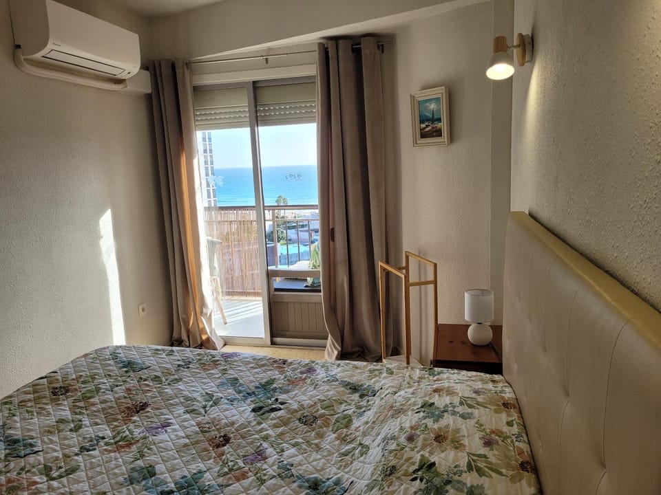 By the beach, sea view Apartment in Calp