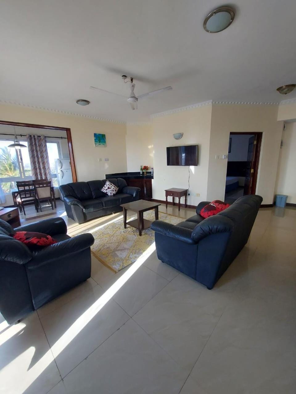 Communal lounge/ TV room, TV and multimedia, Living room, Seating area, Evening entertainment