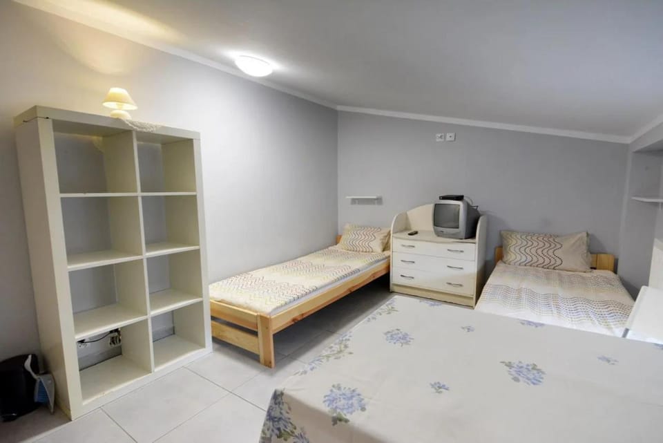 Bed, TV and multimedia, Photo of the whole room, Seating area