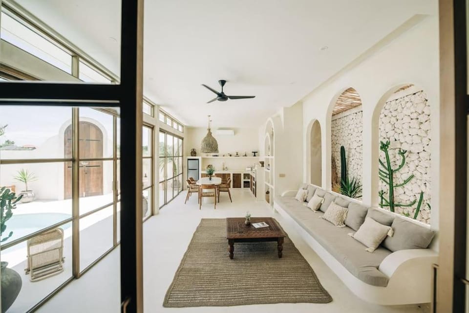Living room, Seating area, Dining area