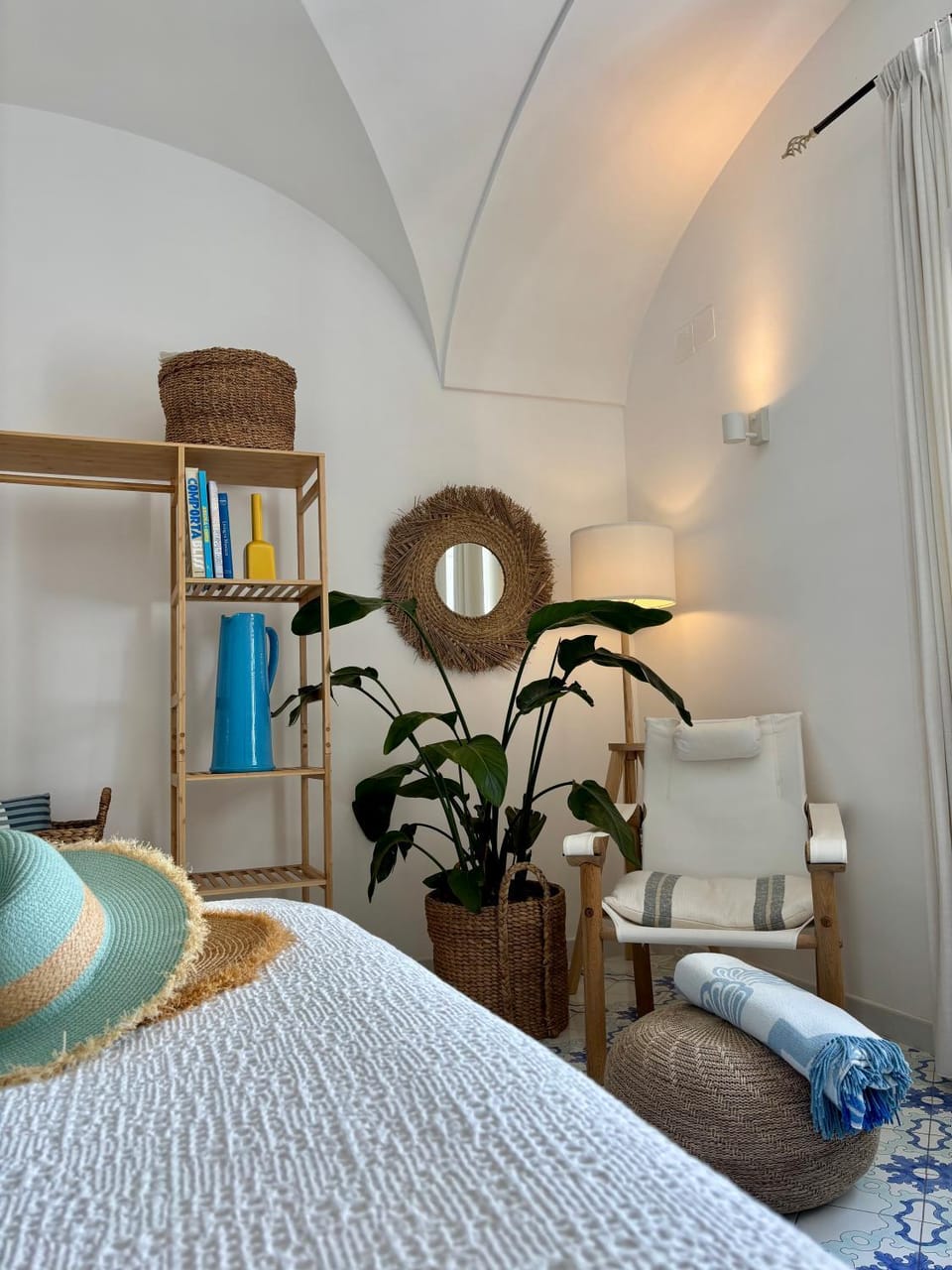 Decorative detail, Bedroom, Garden view, Inner courtyard view