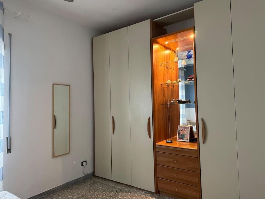 Bedroom, wardrobe