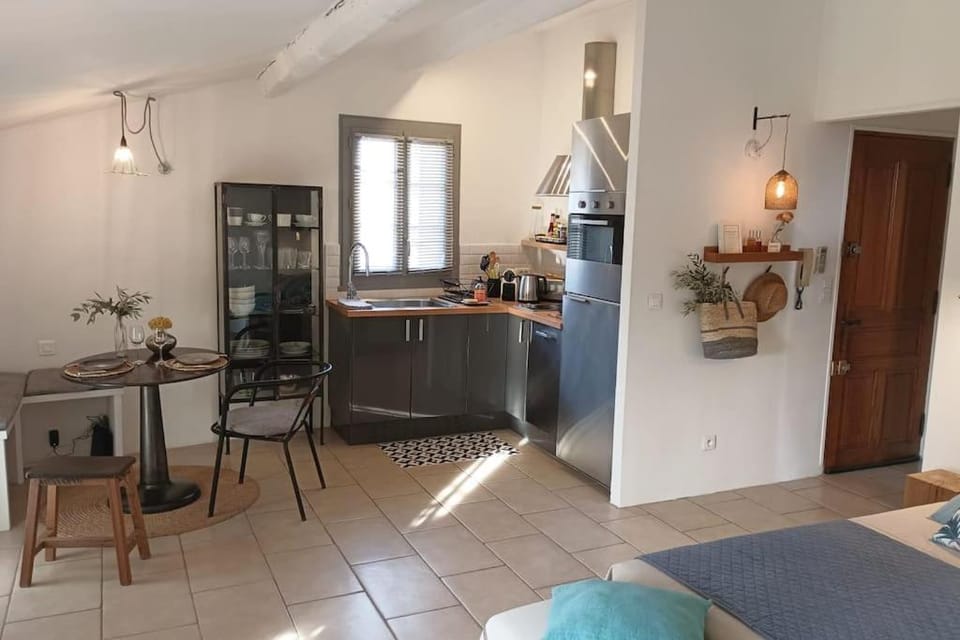 dishwasher, minibar, pet friendly, stove