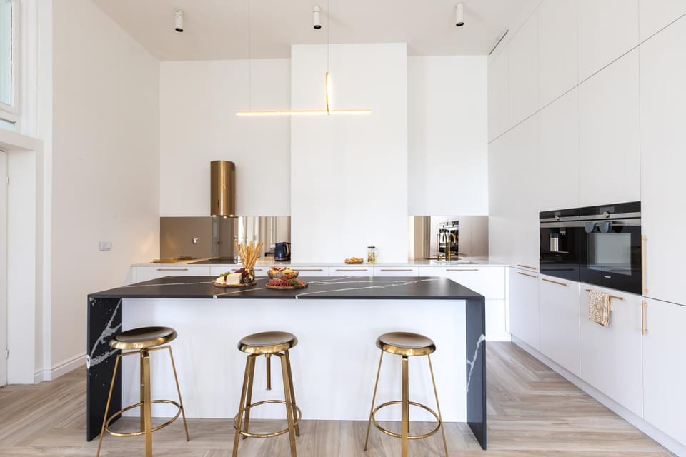 Coffee/tea facilities, Kitchen or kitchenette, Dining area, minibar, oven, pet friendly, stove