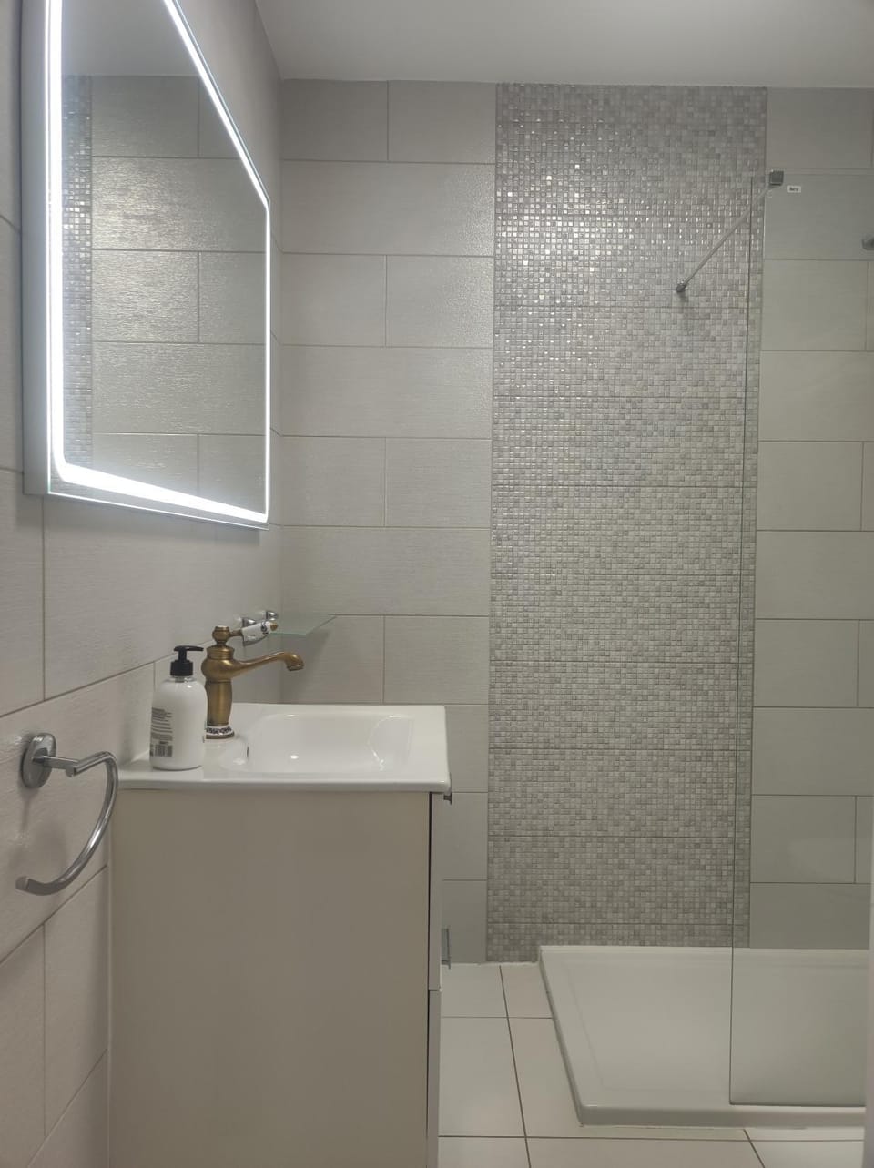 Penthouse Sabina mit Jacuzzi House in Avenida de la Galga