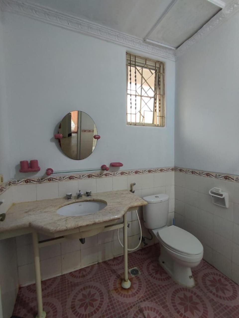 Vila Princess Sentul 24jam, 4 bedroom Private pool, Tenis meja, mini soccer, mini billiard, Karaoke, Baru direnovasi lebaran 2026 ,Ayunan,BBQ, bebas jam cekin, cekout sesuai jm cekin Villa in West Java