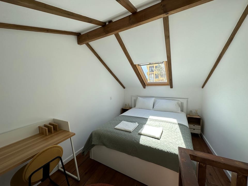 Bed, Bedroom