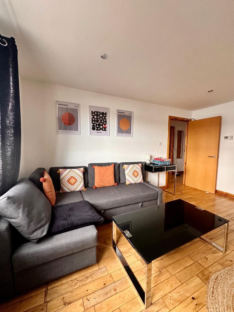 City centre apartment next to Bus and Train Station Apartment in Inverness