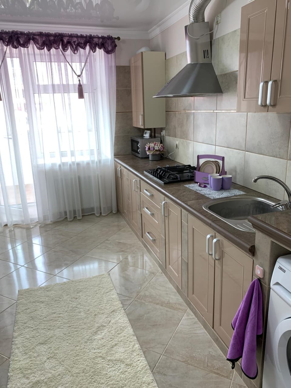 Kitchen or kitchenette, pet friendly, stove, washing machine